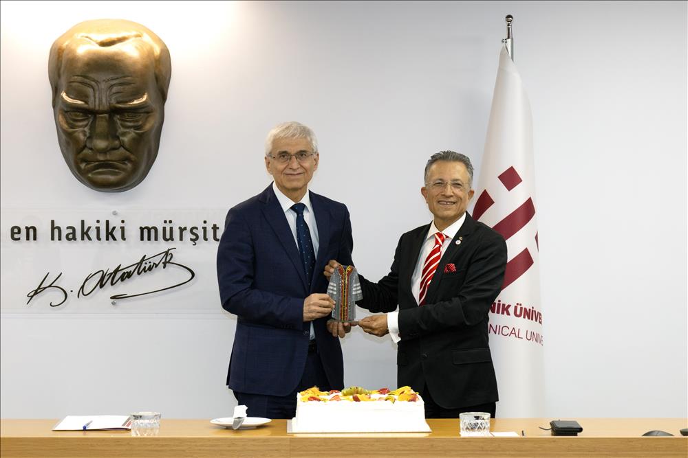 Eskişehir Teknik Üniversitesinde Emeklilik Töreni Düzenlendi
