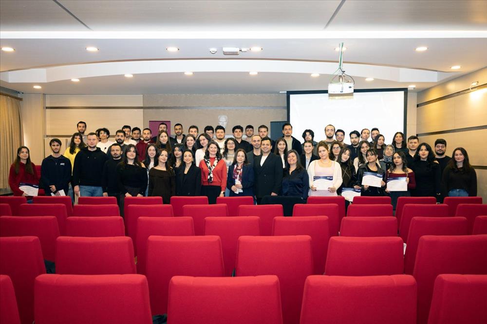 ESTÜ – Eczacıbaşı Bilişim TechYouth School Akademi Programı Mezuniyet Töreni Gerçekleştirildi