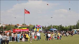 ESTÜ’de Uçurtma Şenliği Coşkusu