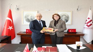 Azerbaycan Eğitim Müşaviri Doç. Dr. Necibe NESİBOVA, Rektör Prof. Dr. Adnan ÖZCAN’ı Makamında Ziyaret Etti