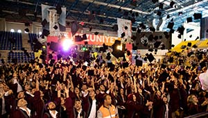 ESTÜ’de Mezuniyet Coşkusu