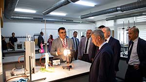 Açıköğretim Fakültesi Elektrik Enerjisi Üretim, İletim ve Dağıtımı Ön Lisans Programı 2021 -2022 Öğretim Yılı Laboratuvar Dersleri Açılışı Yapıldı 